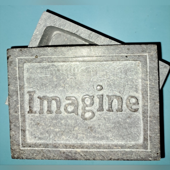 Carved granite trinket box - Picture 2 of 4